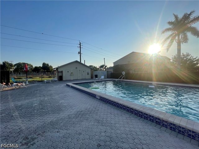 5218 Cedarbend DR 4, Fort Myers, FL 33919