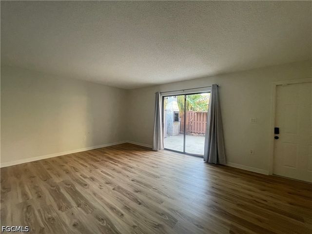 5218 Cedarbend DR 4, Fort Myers, FL 33919