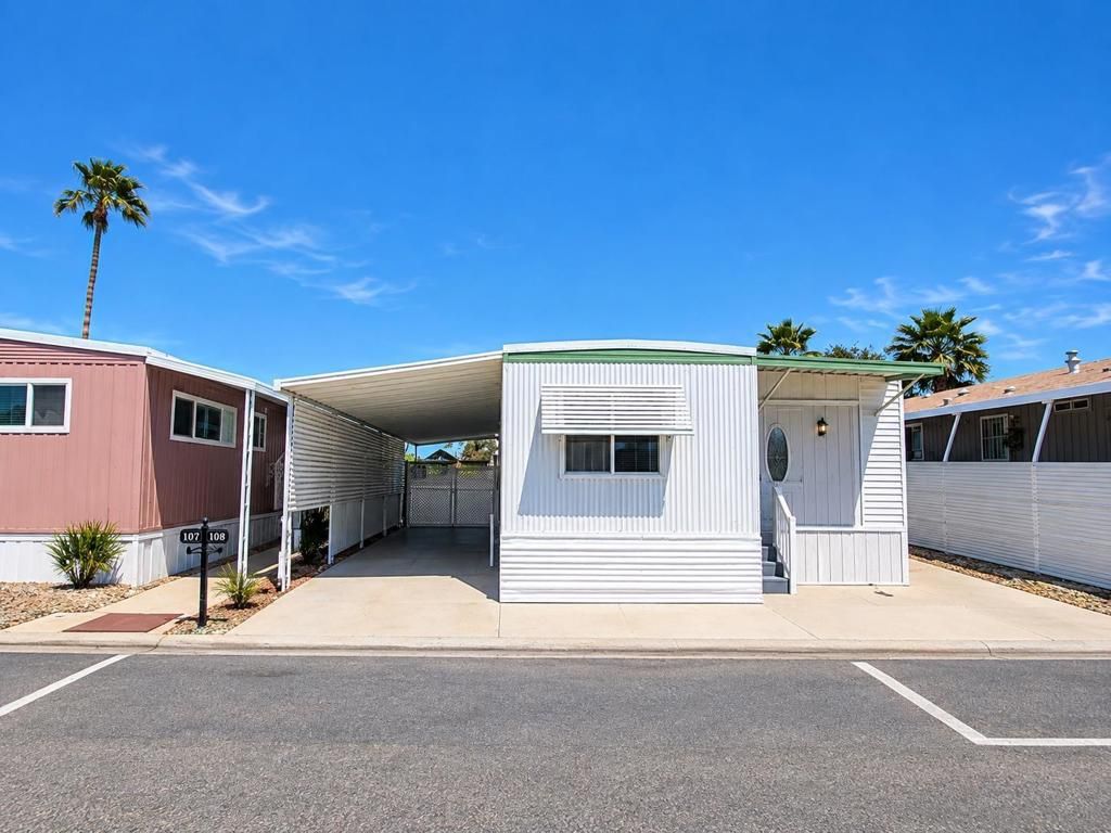 2750 Wheatstone SPC 108, San Diego, CA 92111 — photo 2
