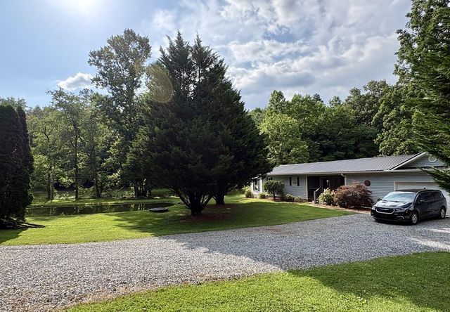 6487 Crooked Creek Road, Young Harris, GA 30582