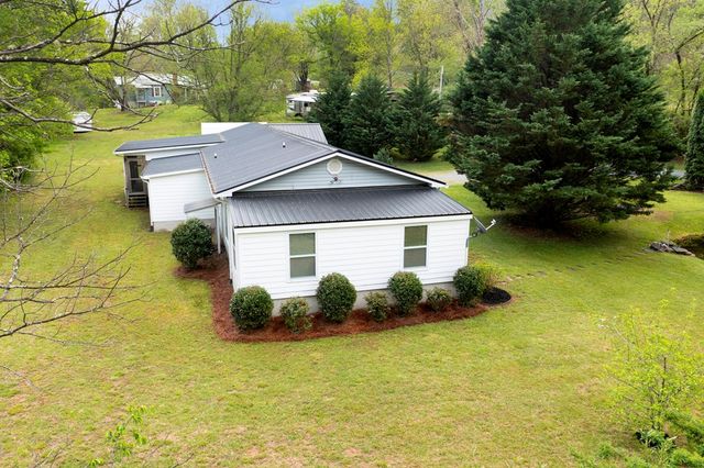 6487 Crooked Creek Road, Young Harris, GA 30582
