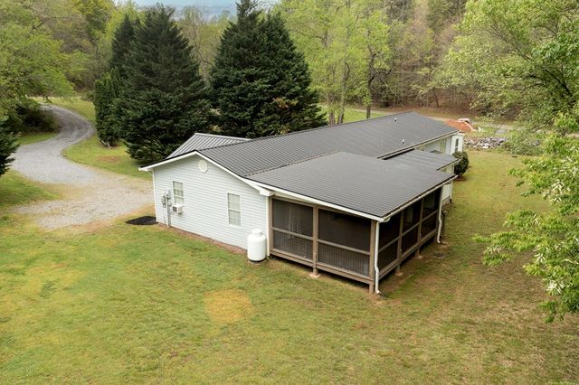 6487 Crooked Creek Road, Young Harris, GA 30582