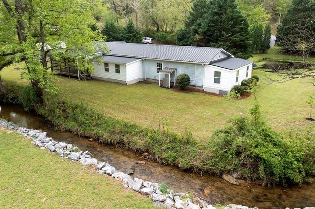 6487 Crooked Creek Road, Young Harris, GA 30582