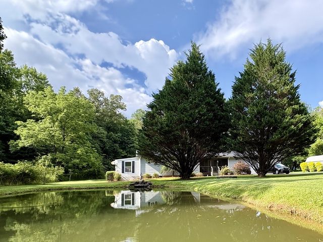 6487 Crooked Creek Road, Young Harris, GA 30582
