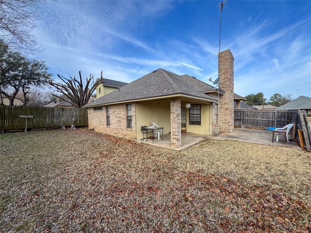 1822 Glenway Drive, Sherman, TX 75092