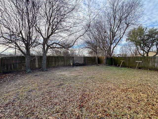 1822 Glenway Drive, Sherman, TX 75092