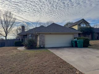 1822 Glenway Drive, Sherman, TX 75092