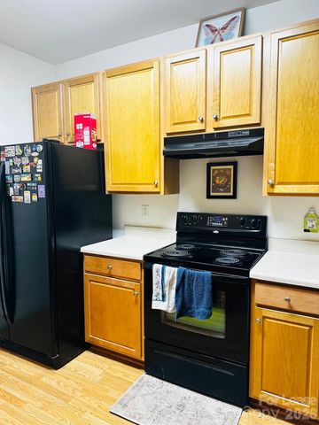 9811 Hyde Glen Court, Charlotte, NC 28262