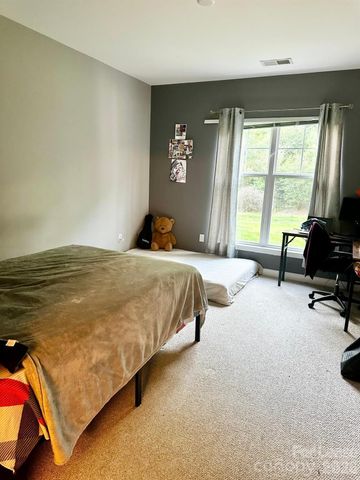 9811 Hyde Glen Court, Charlotte, NC 28262