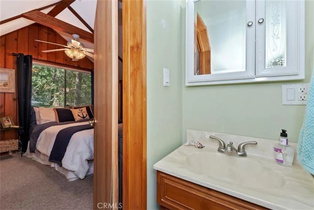1069 Nesthorn Drive, Crestline, CA 92325