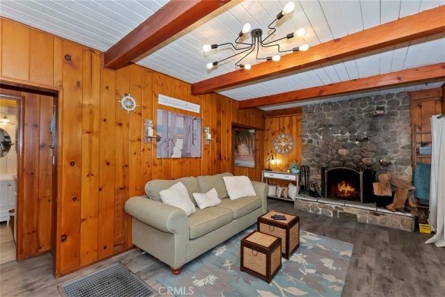 1069 Nesthorn Drive, Crestline, CA 92325