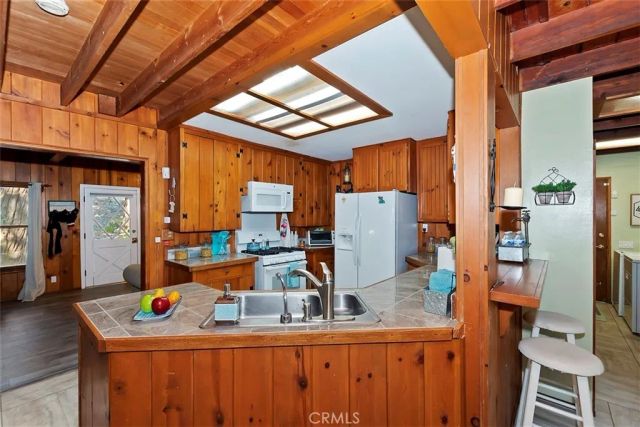 1069 Nesthorn Drive, Crestline, CA 92325