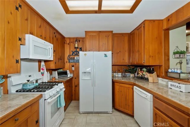 1069 Nesthorn Drive, Crestline, CA 92325