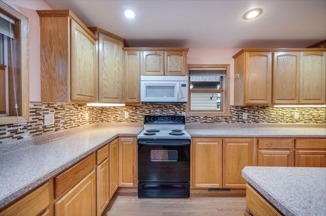 616 Range Street, North Mankato, MN 56003