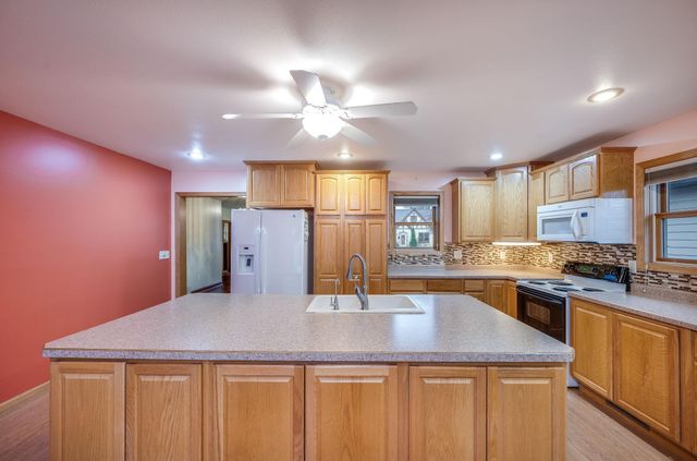 616 Range Street, North Mankato, MN 56003