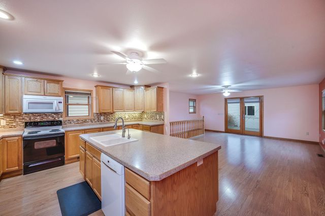 616 Range Street, North Mankato, MN 56003