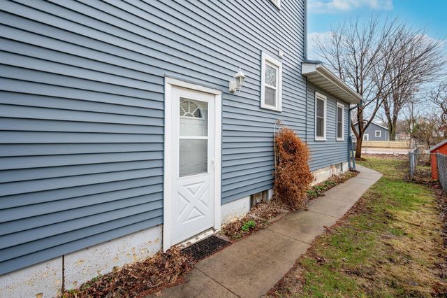 616 Range Street, North Mankato, MN 56003