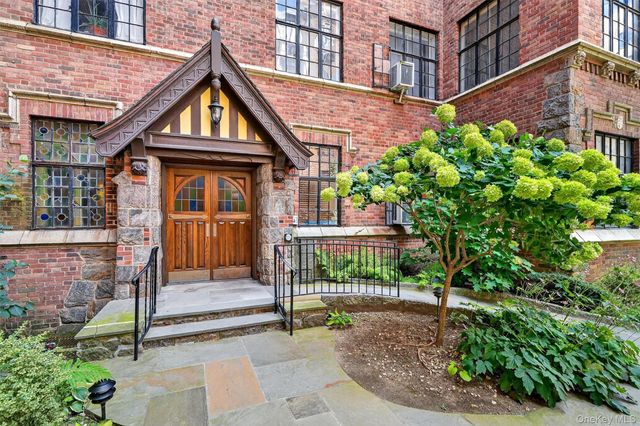 2 Westchester Avenue 3Q, White Plains, NY 10601