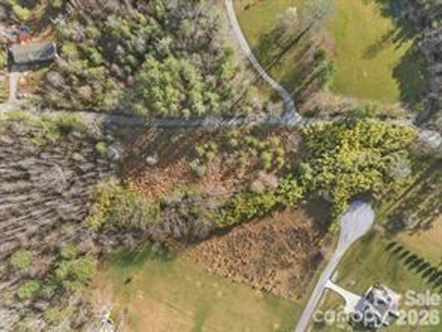 425 Nelson Valley Lane, Hendersonville, NC 28739