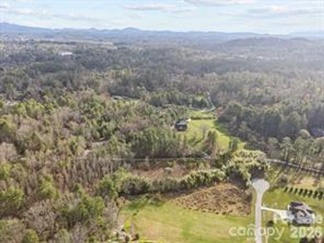 425 Nelson Valley Lane, Hendersonville, NC 28739