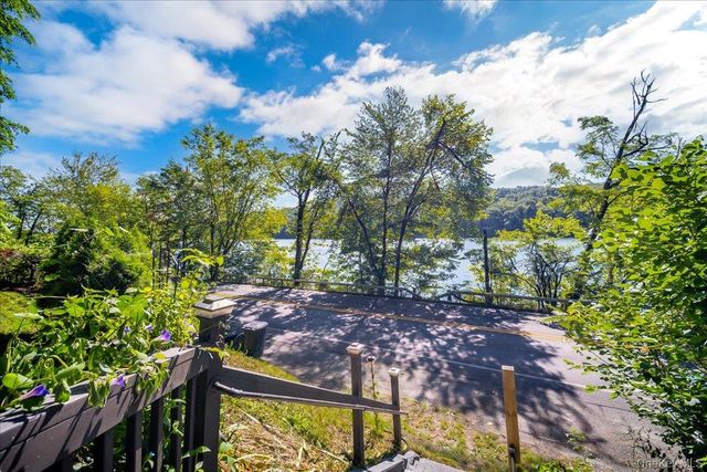 570 Lakes Road, Monroe, NY 10950