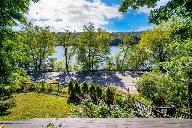 570 Lakes Road, Monroe, NY 10950
