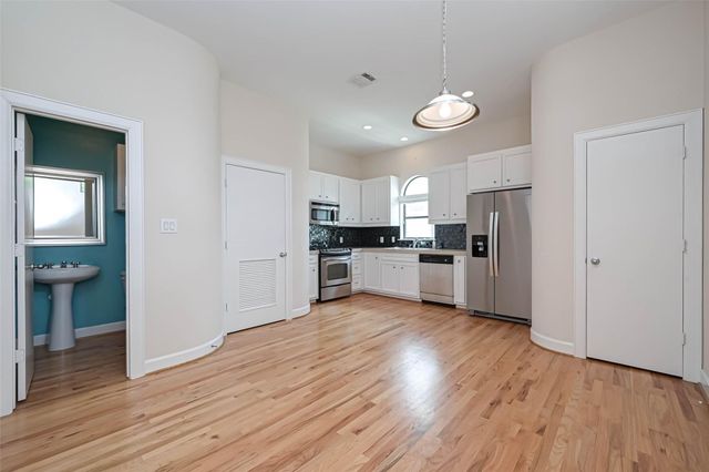 650 Westcross Street 85, Houston, TX 77018