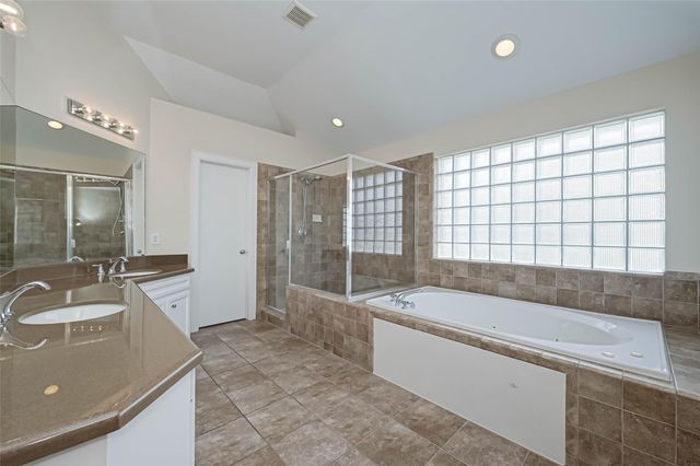 650 Westcross Street 85, Houston, TX 77018