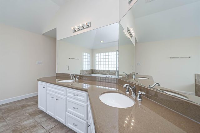 650 Westcross Street 85, Houston, TX 77018