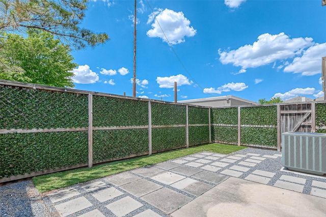 650 Westcross Street 85, Houston, TX 77018