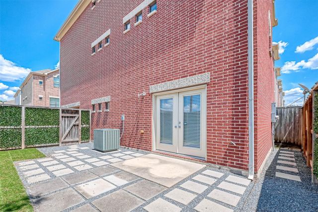 650 Westcross Street 85, Houston, TX 77018