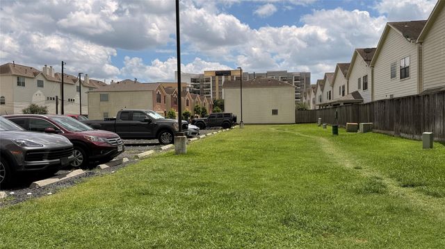 650 Westcross Street 85, Houston, TX 77018