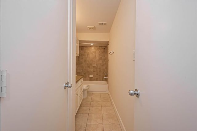 650 Westcross Street 85, Houston, TX 77018