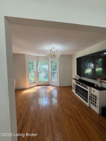 132 Wintergreen Dr, Radcliff, KY 40160