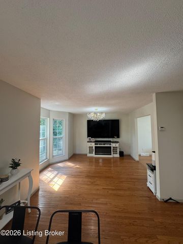 132 Wintergreen Dr, Radcliff, KY 40160