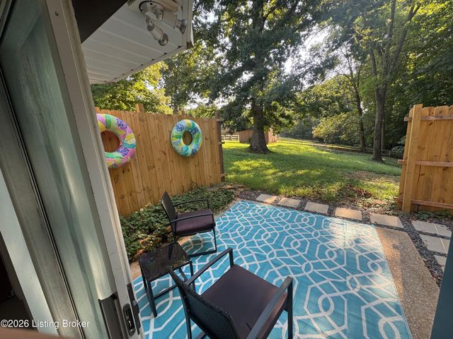 132 Wintergreen Dr, Radcliff, KY 40160