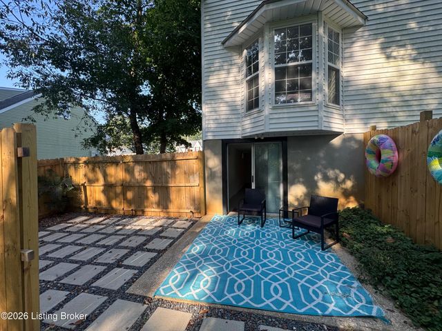 132 Wintergreen Dr, Radcliff, KY 40160