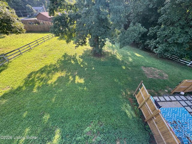 132 Wintergreen Dr, Radcliff, KY 40160
