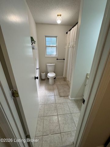 132 Wintergreen Dr, Radcliff, KY 40160