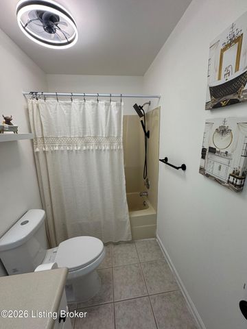 132 Wintergreen Dr, Radcliff, KY 40160