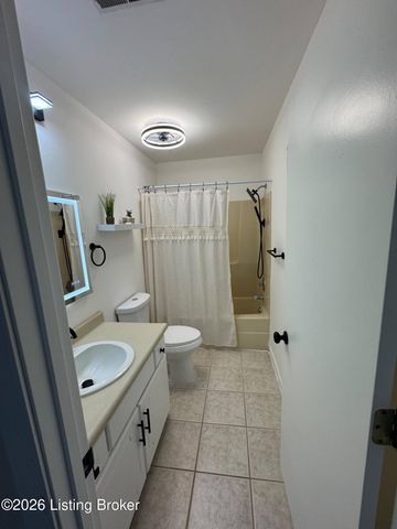 132 Wintergreen Dr, Radcliff, KY 40160