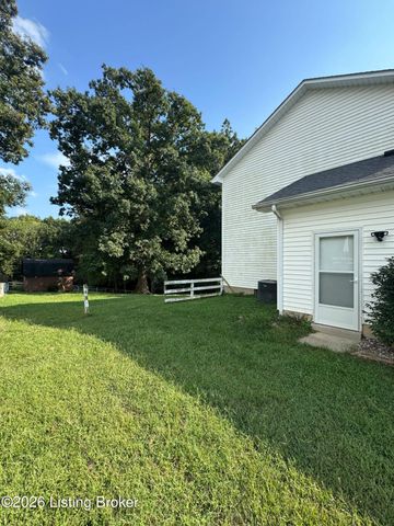 132 Wintergreen Dr, Radcliff, KY 40160