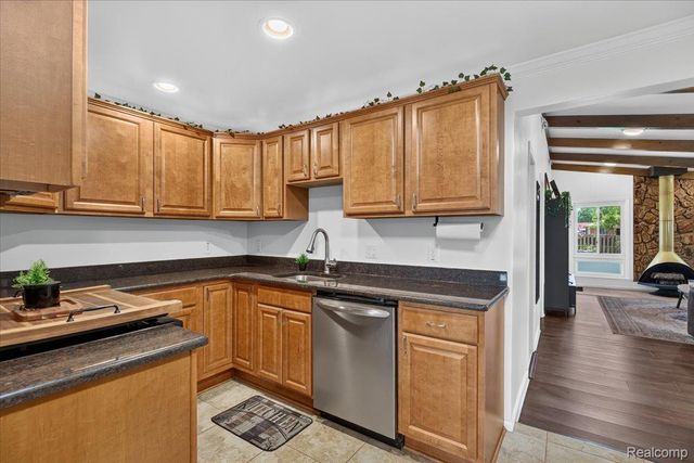 22611 Detour Street, St. Clair Shores, MI 48082