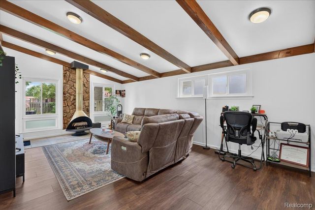 22611 Detour Street, St. Clair Shores, MI 48082