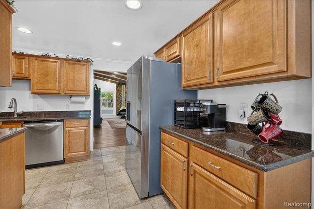 22611 Detour Street, St. Clair Shores, MI 48082