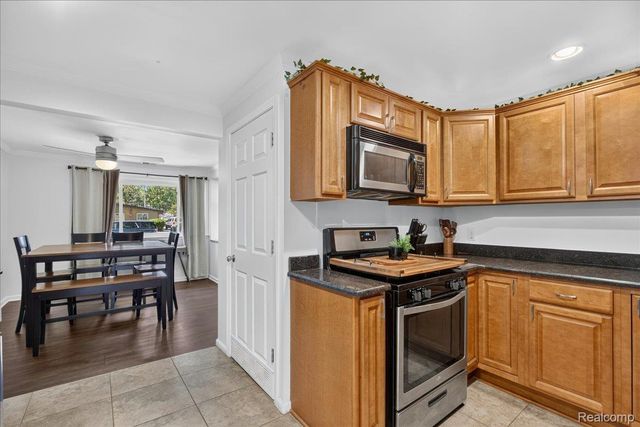 22611 Detour Street, St. Clair Shores, MI 48082