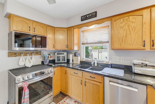 5730 Eagle Point DRIVE, Racine, WI 53406
