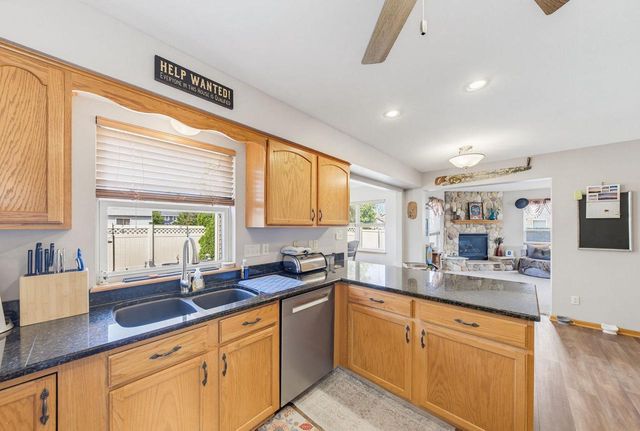 5730 Eagle Point DRIVE, Racine, WI 53406
