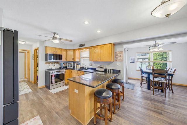 5730 Eagle Point DRIVE, Racine, WI 53406
