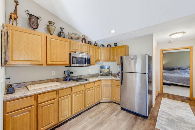 5730 Eagle Point DRIVE, Racine, WI 53406